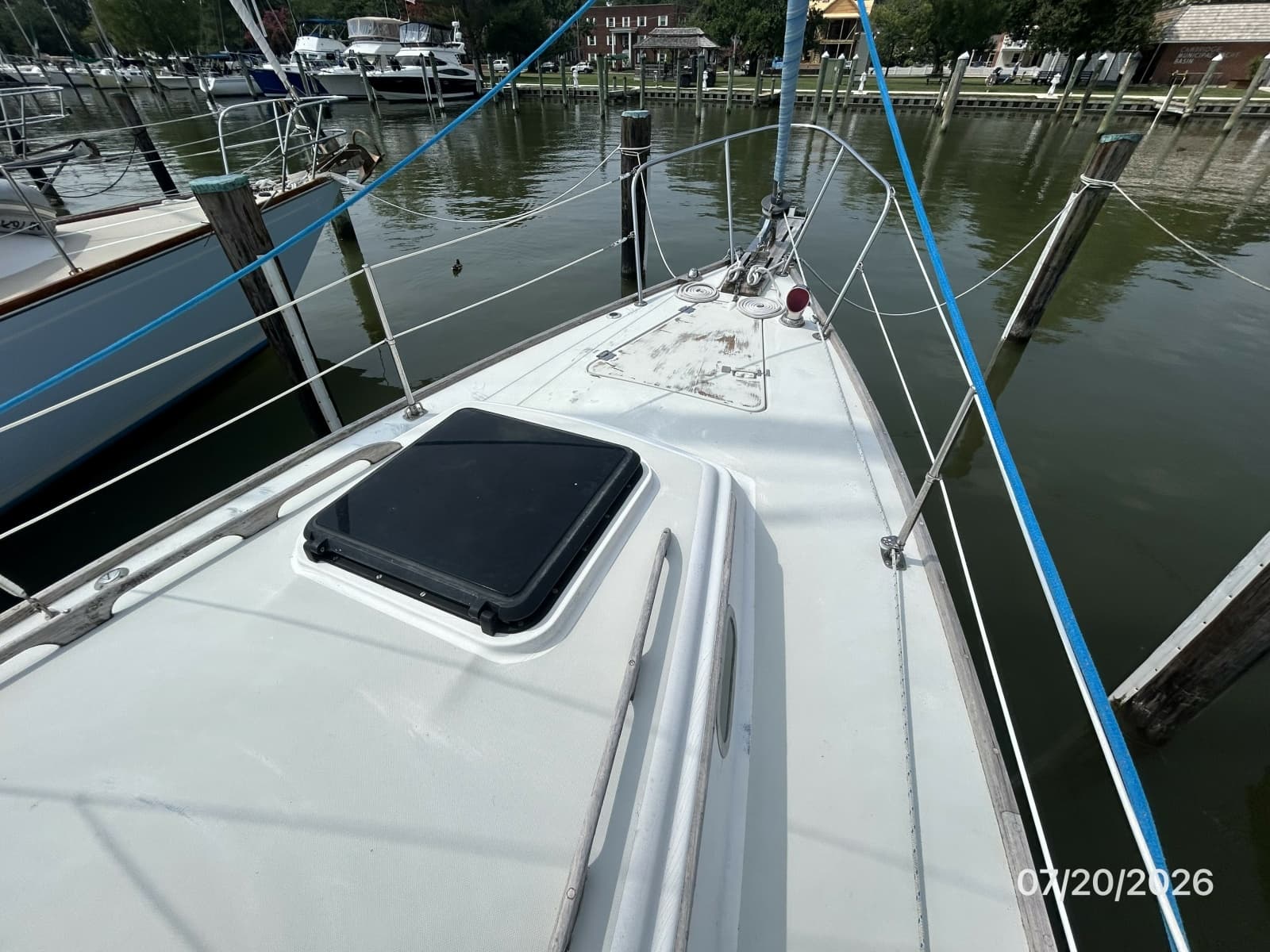 35' Pearson foredeck3