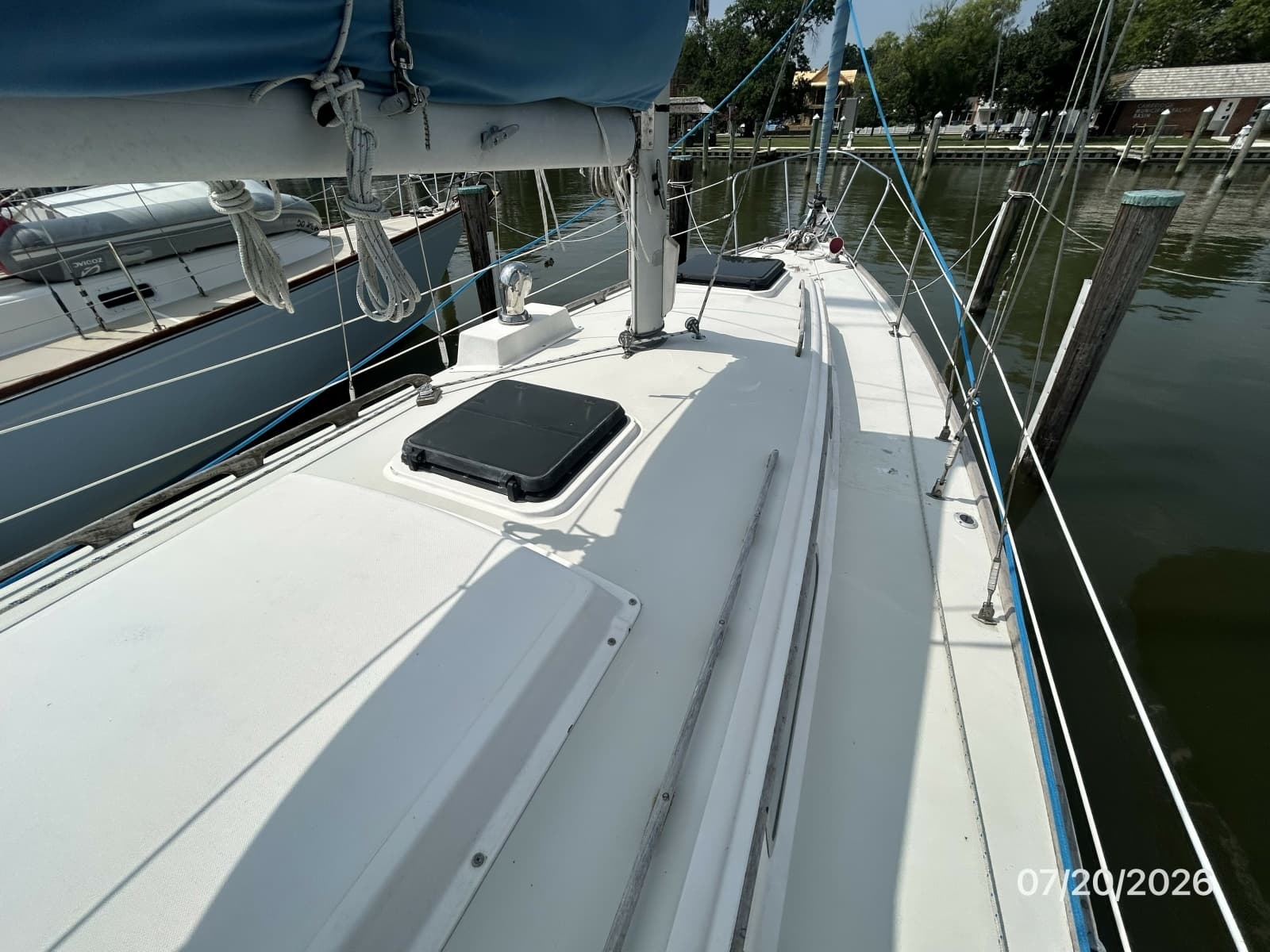 35' Pearson foredeck4