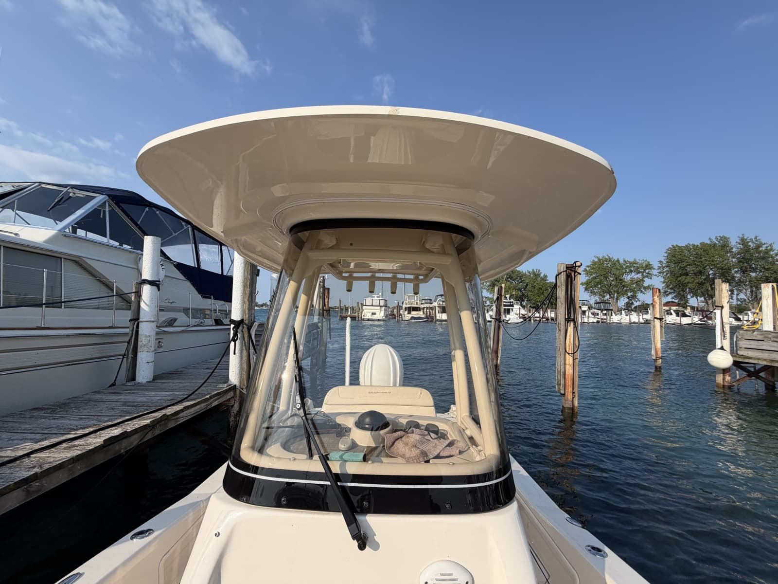 2022 Grady-White 251 Coastal Explorer