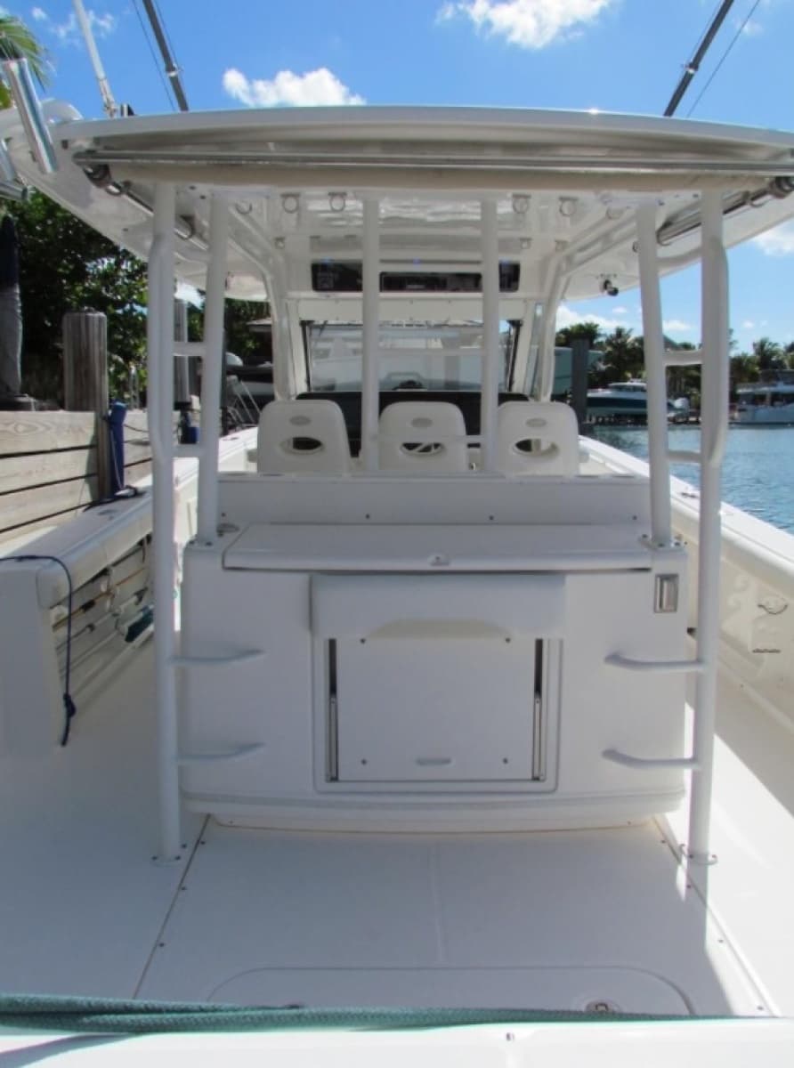 2016 Everglades 435 Center Console