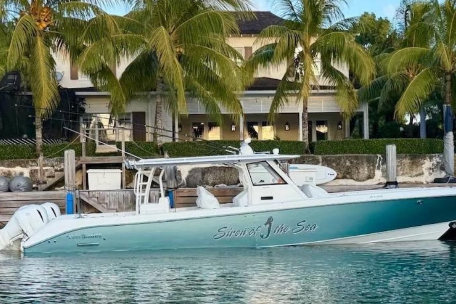 2016 Everglades 435 Center Console