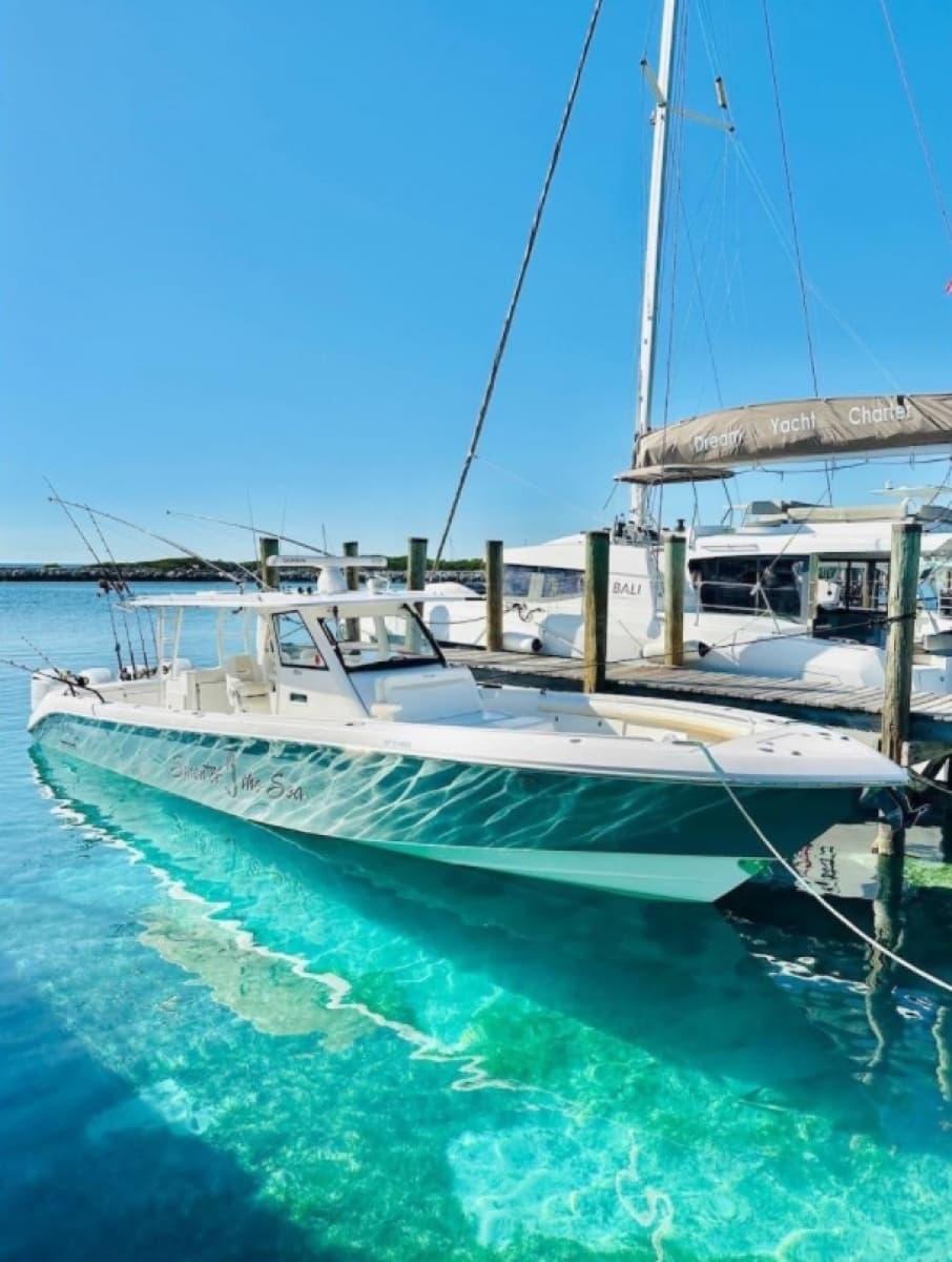 2016 Everglades 435 Center Console