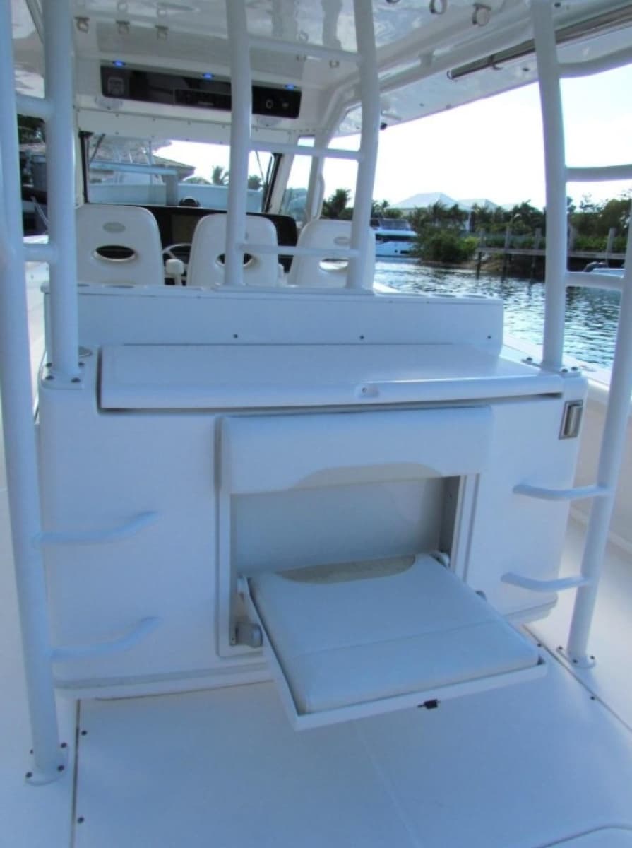 2016 Everglades 435 Center Console