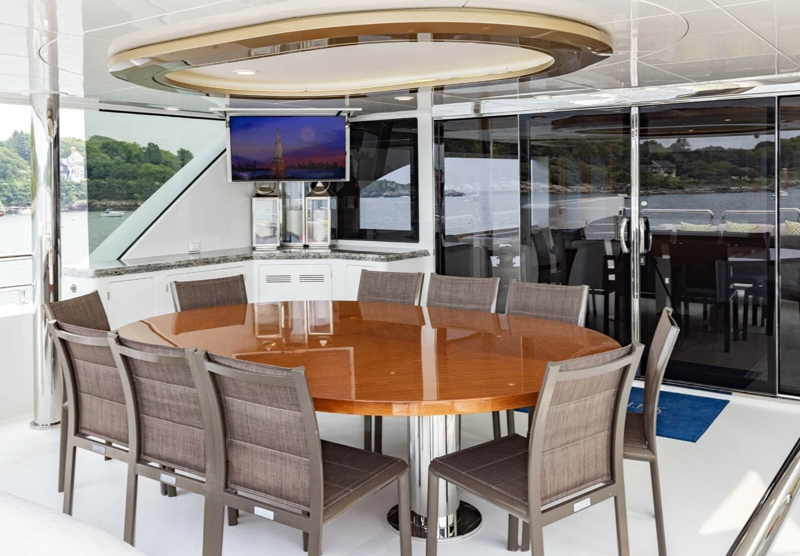 Bridge Deck Dining