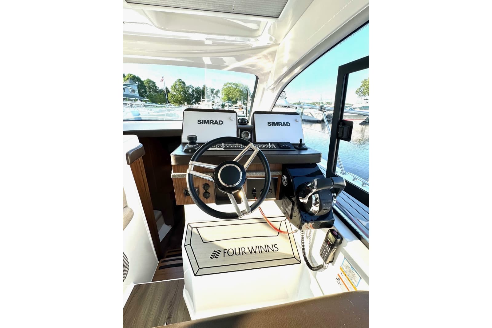 2008 Four Winns V338