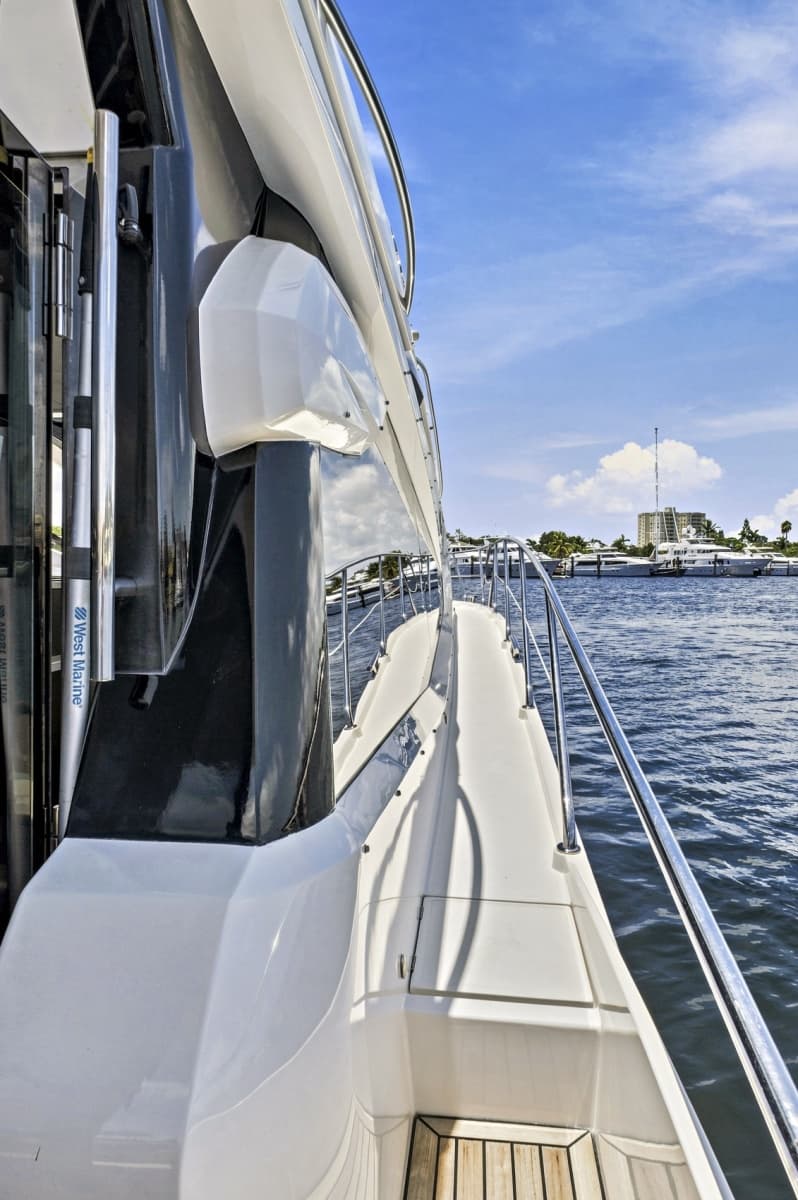 2017 Galeon Sky