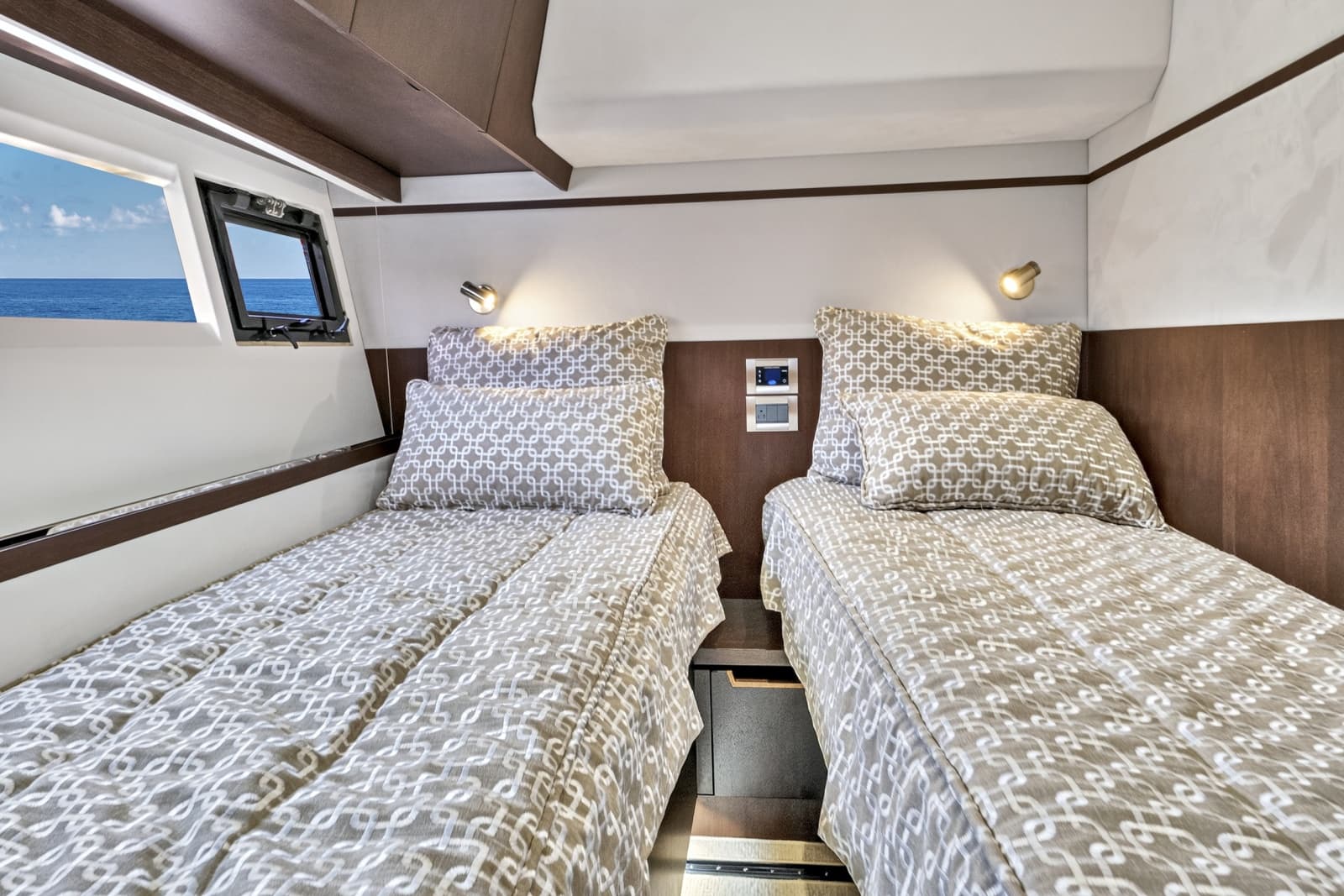 2017 Galeon Sky