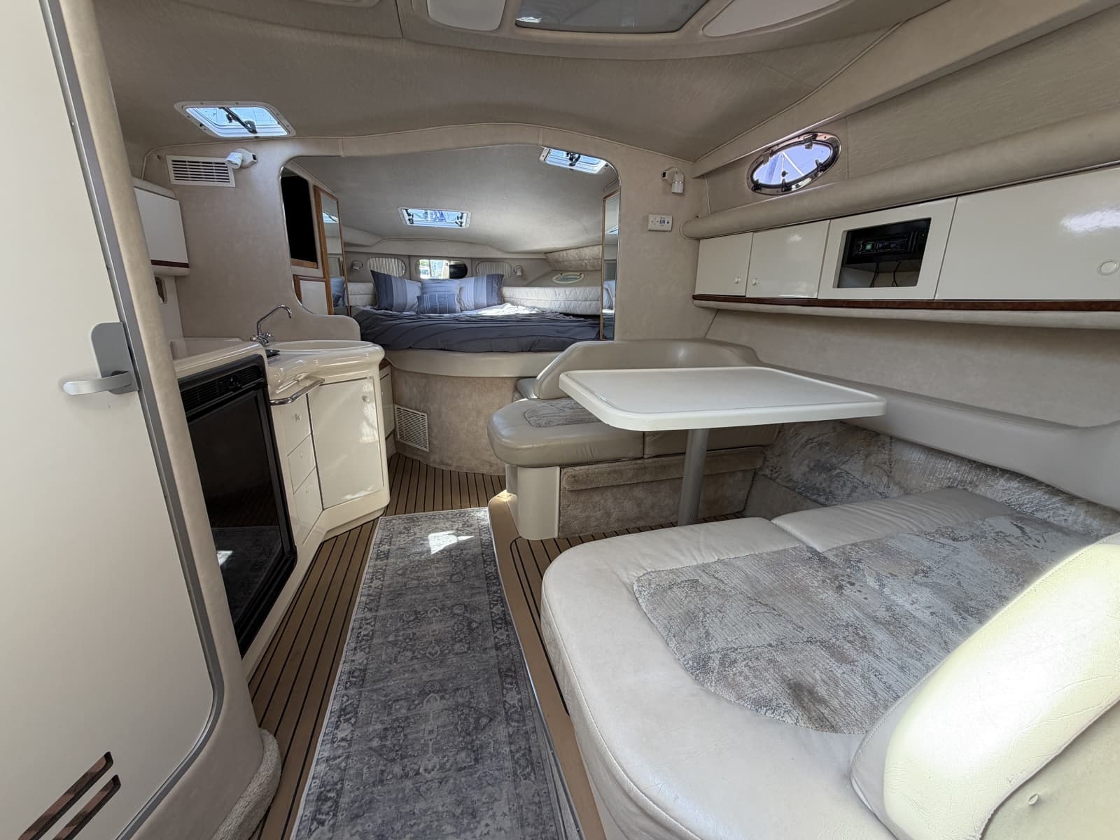 1996 Sea Ray 330 Sundancer