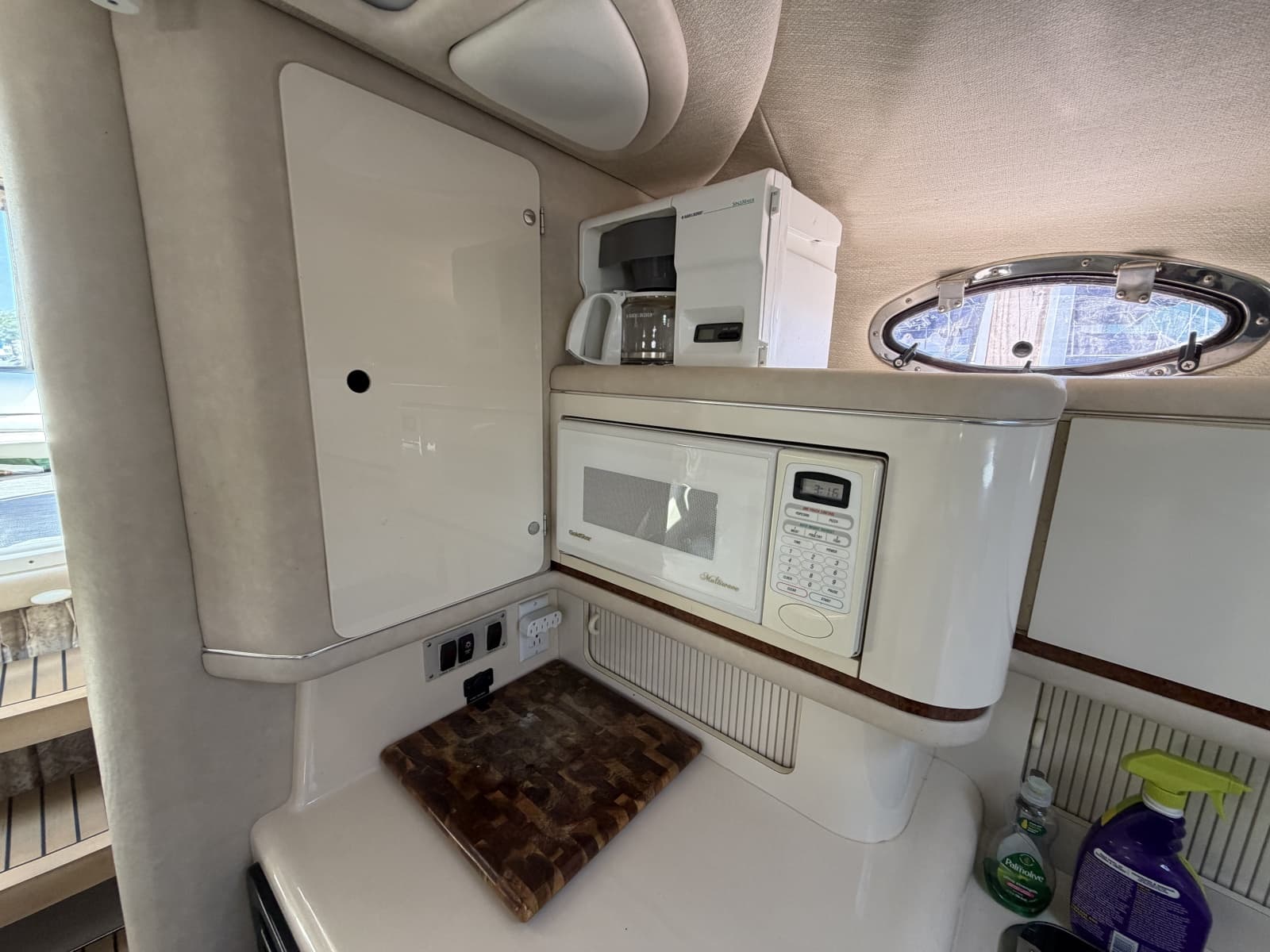 1996 Sea Ray 330 Sundancer