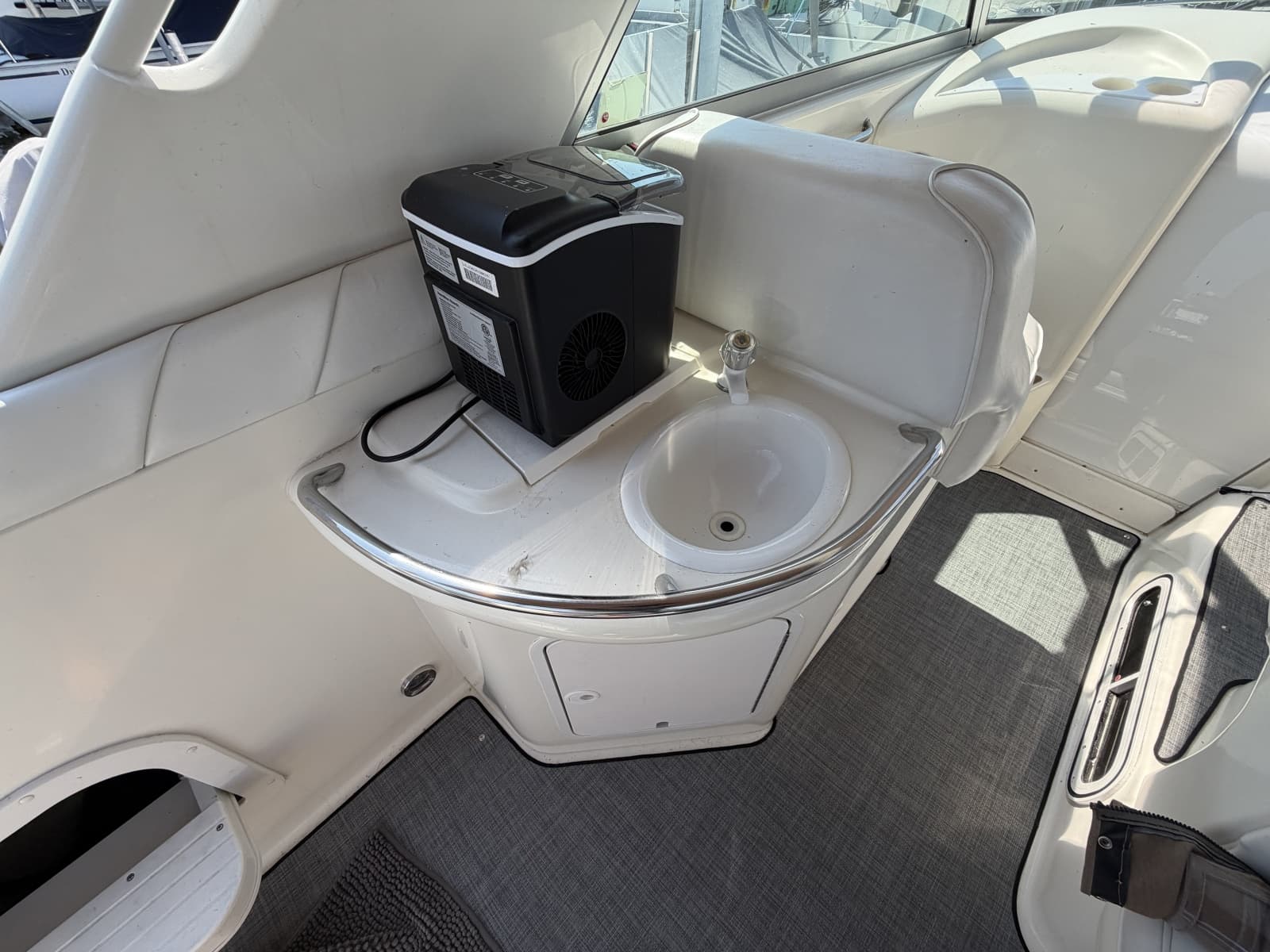 1996 Sea Ray 330 Sundancer