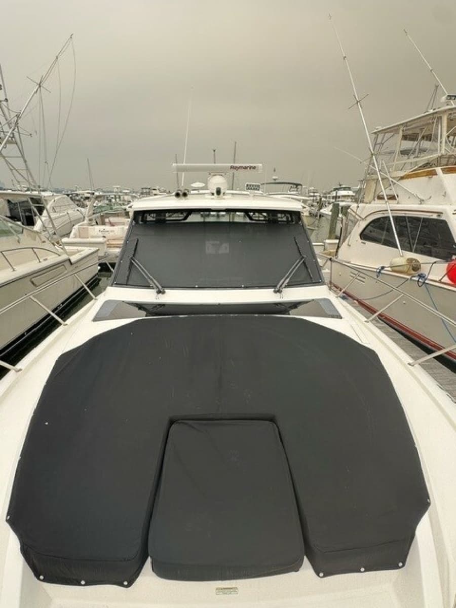 2021 Boston Whaler 405 Conquest