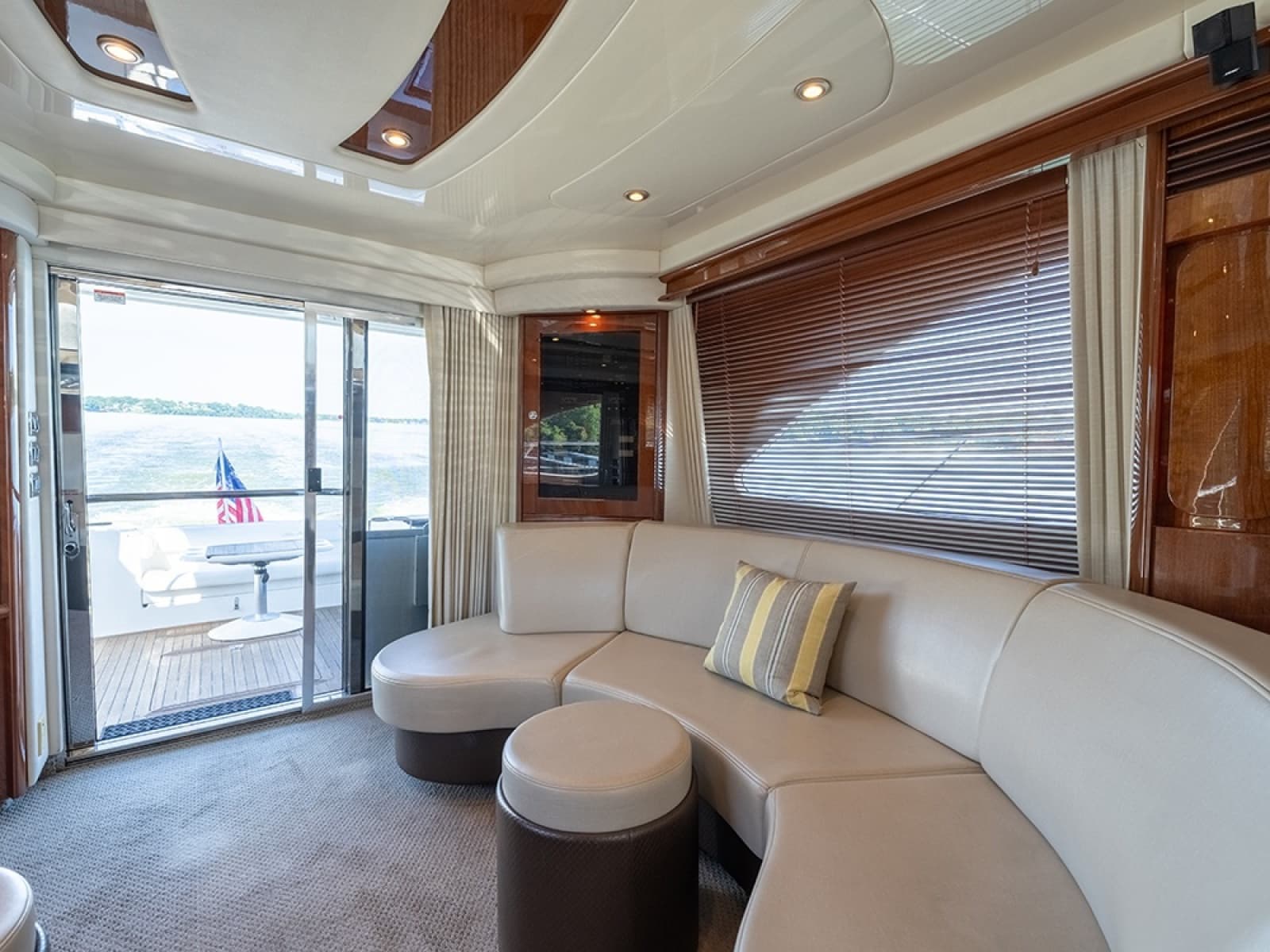 Port salon looking aft