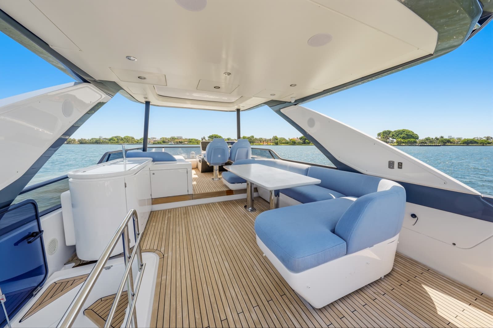2025 Azimut 68 FLY