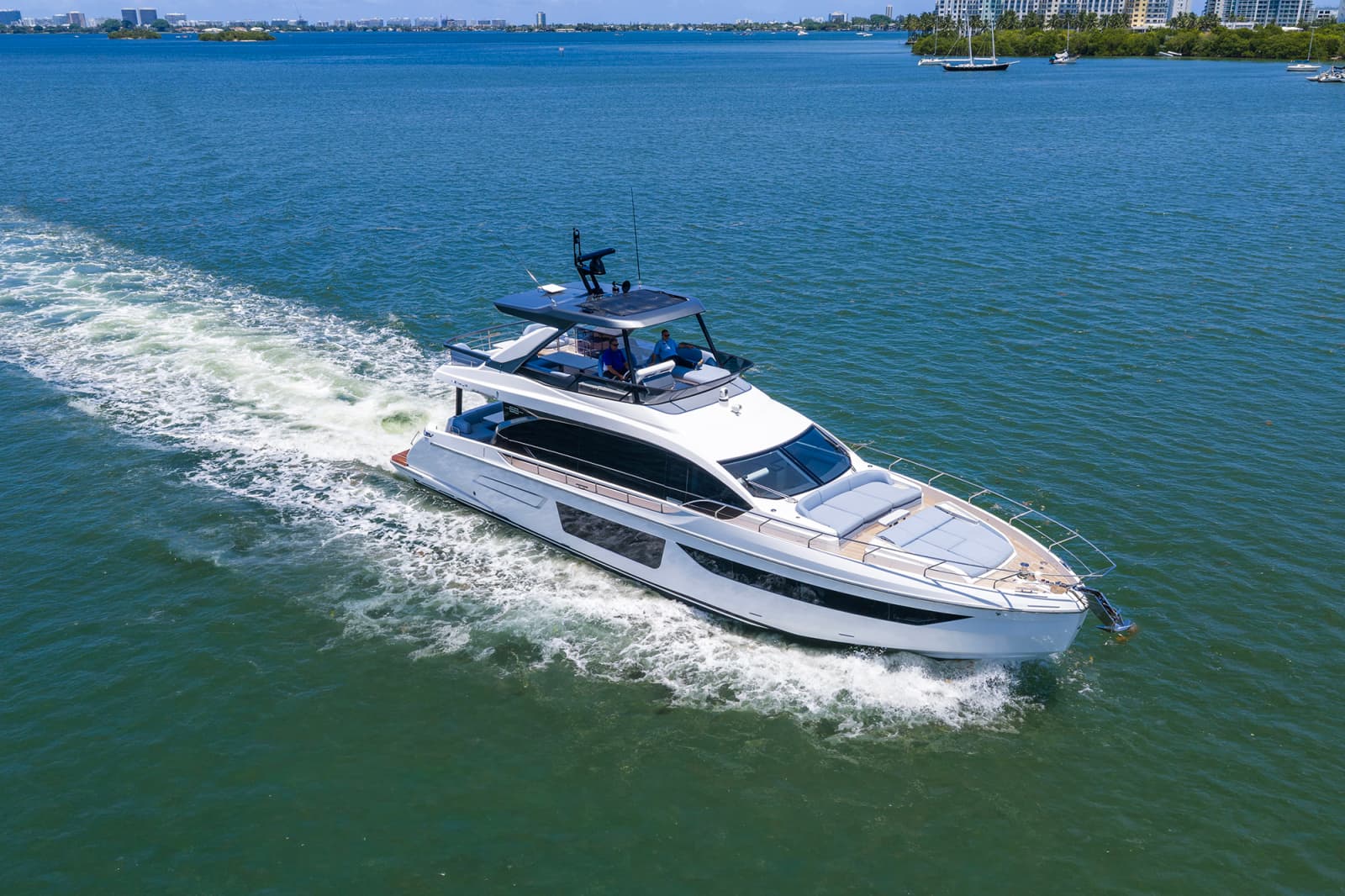 2025 Azimut 68 FLY