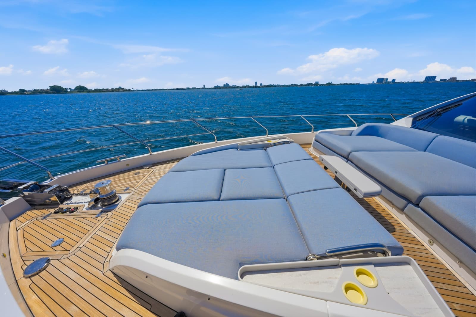 2025 Azimut 68 FLY