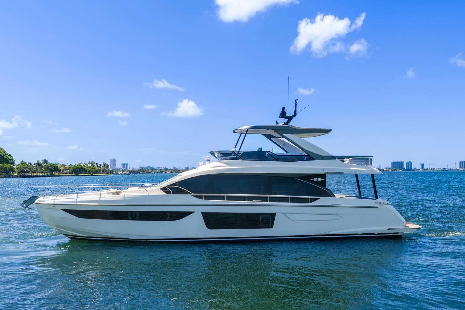 2025 Azimut 68 FLY