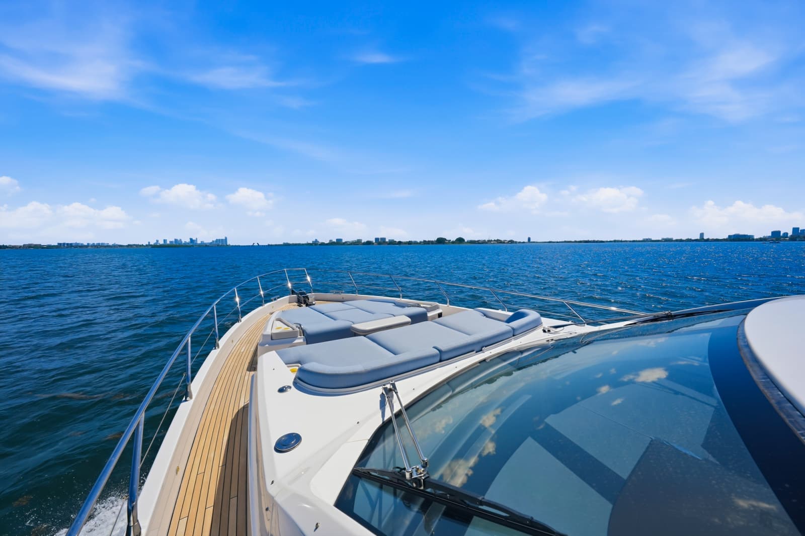 2025 Azimut 68 FLY