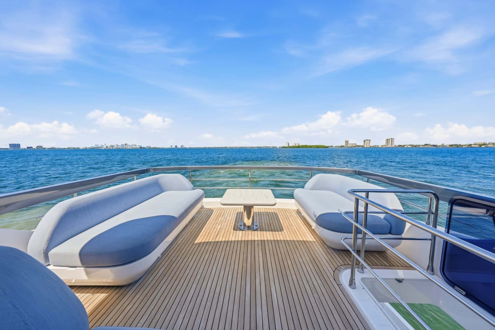 2025 Azimut 68 FLY