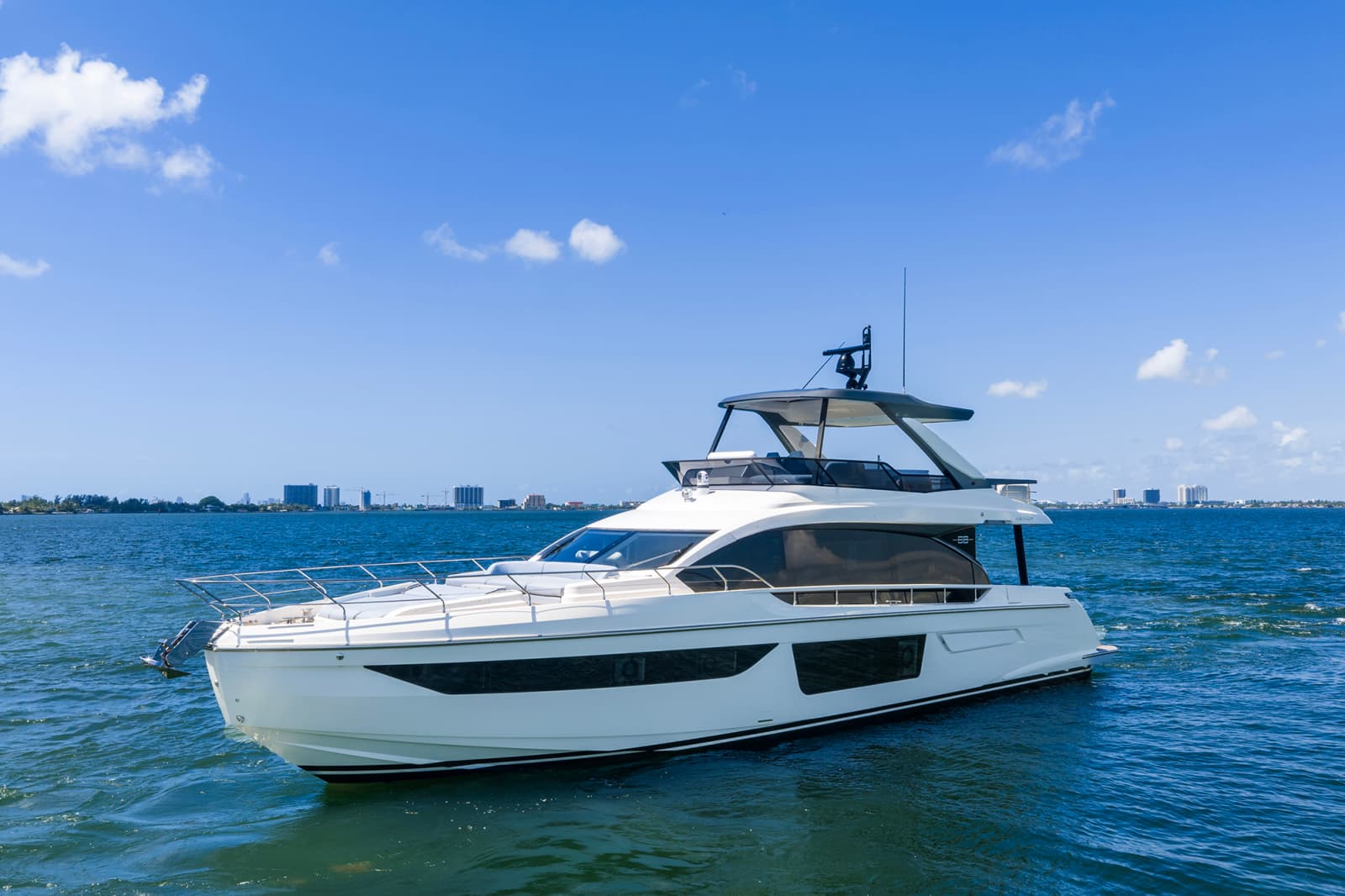 2025 Azimut 68 FLY