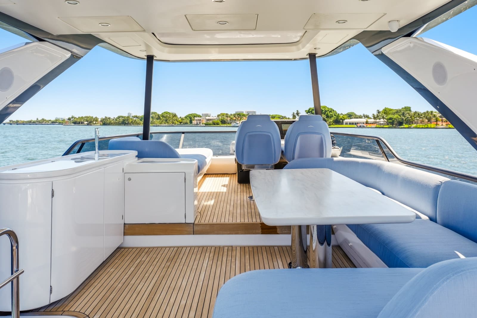 2025 Azimut 68 FLY