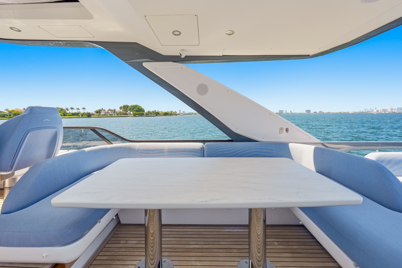 2025 Azimut 68 FLY