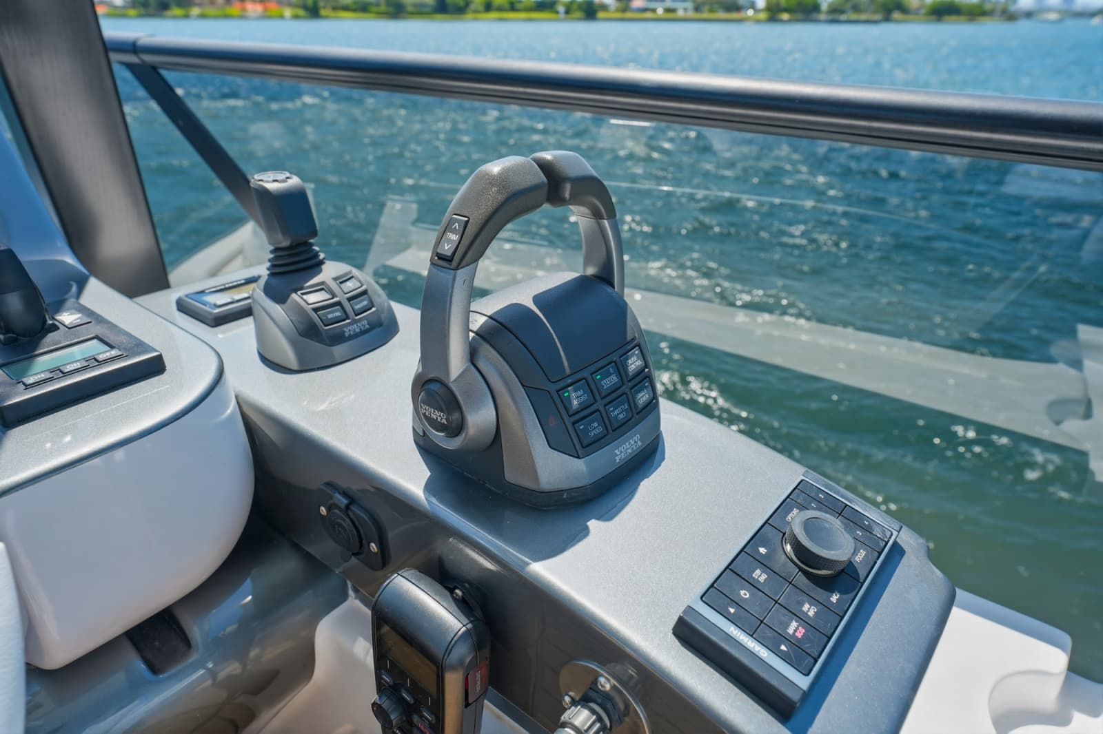 2025 Azimut 68 FLY