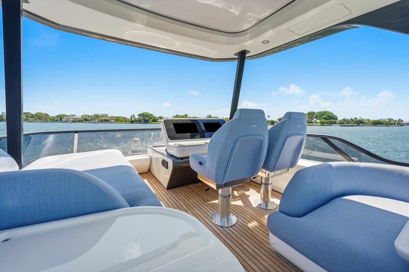 2025 Azimut 68 FLY