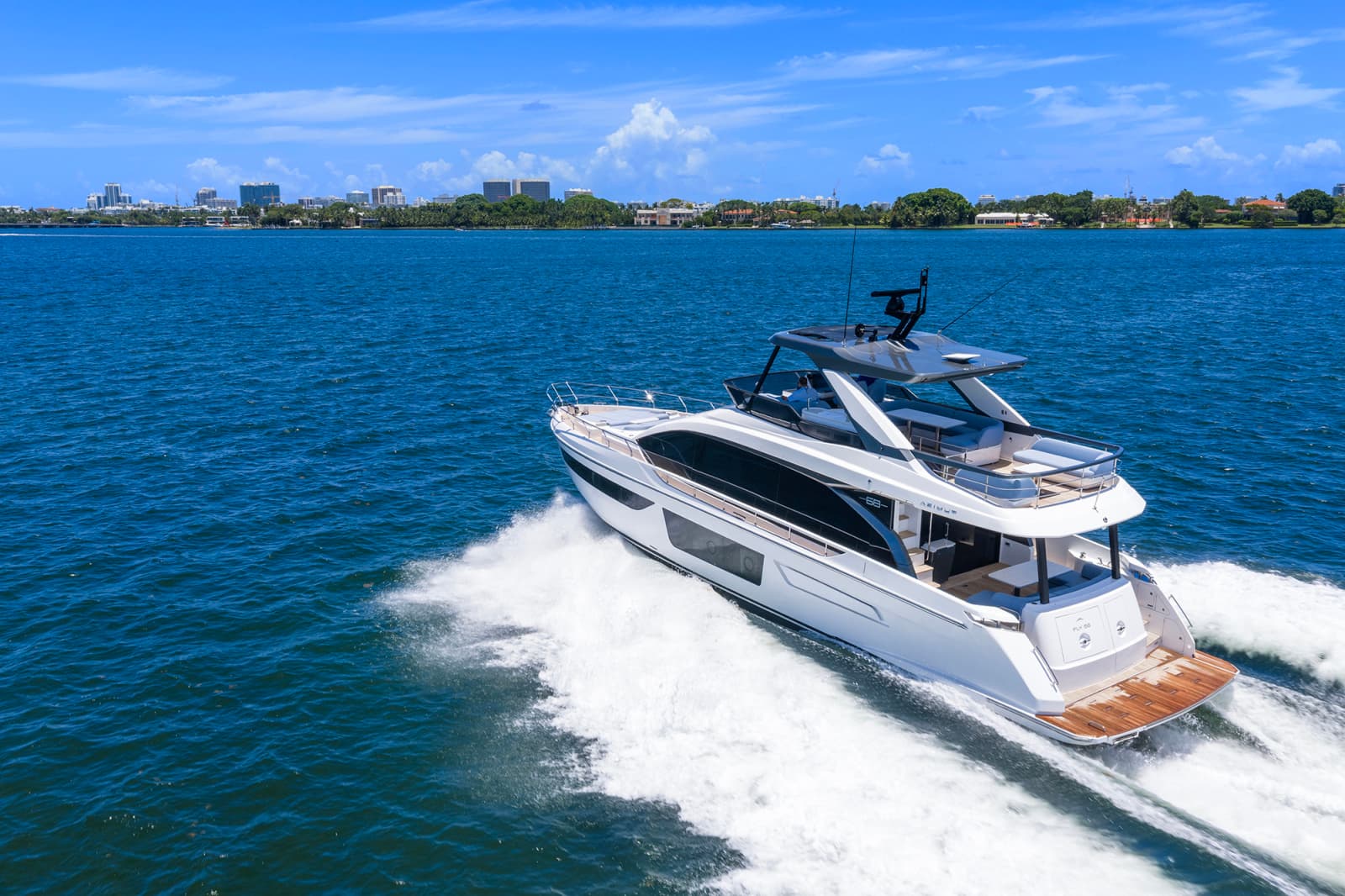 2025 Azimut 68 FLY