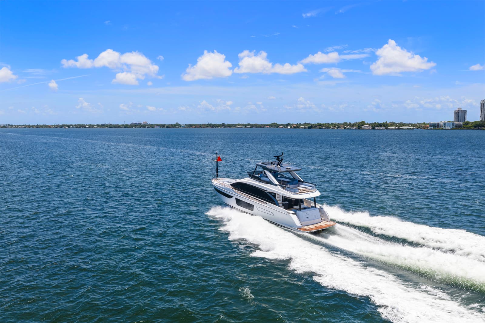 2025 Azimut 68 FLY