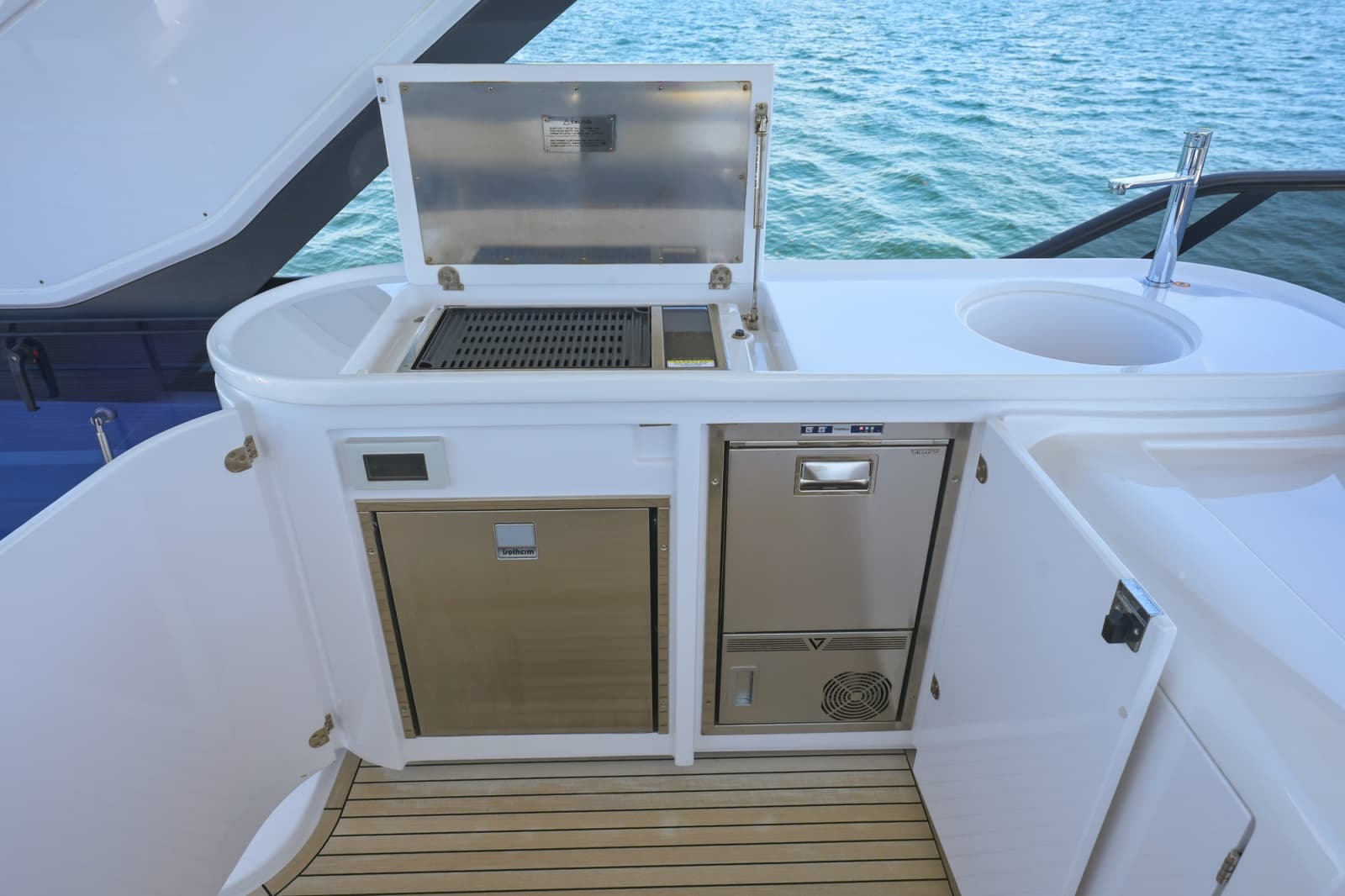 2025 Azimut 68 FLY