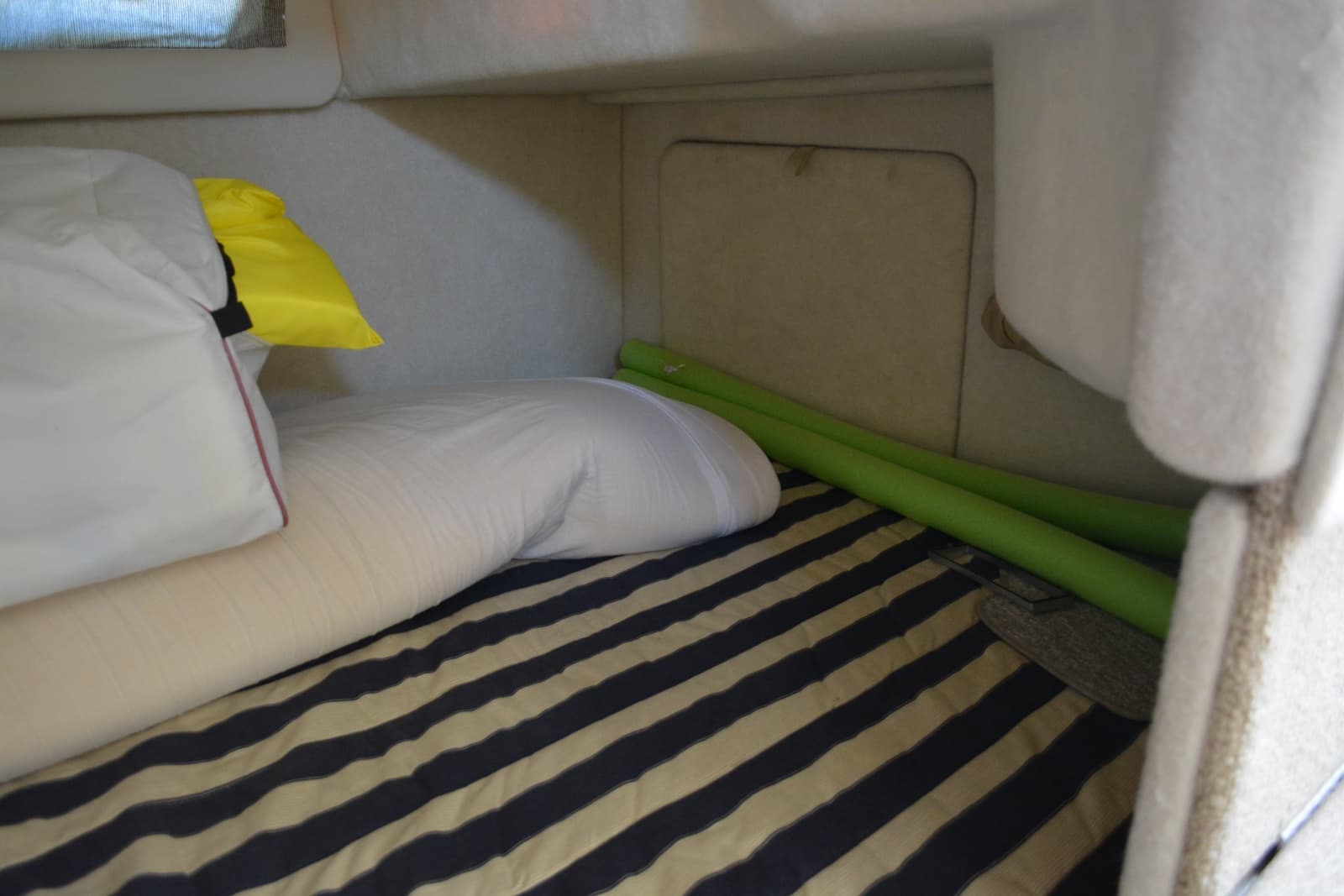 2004 Bayliner 305