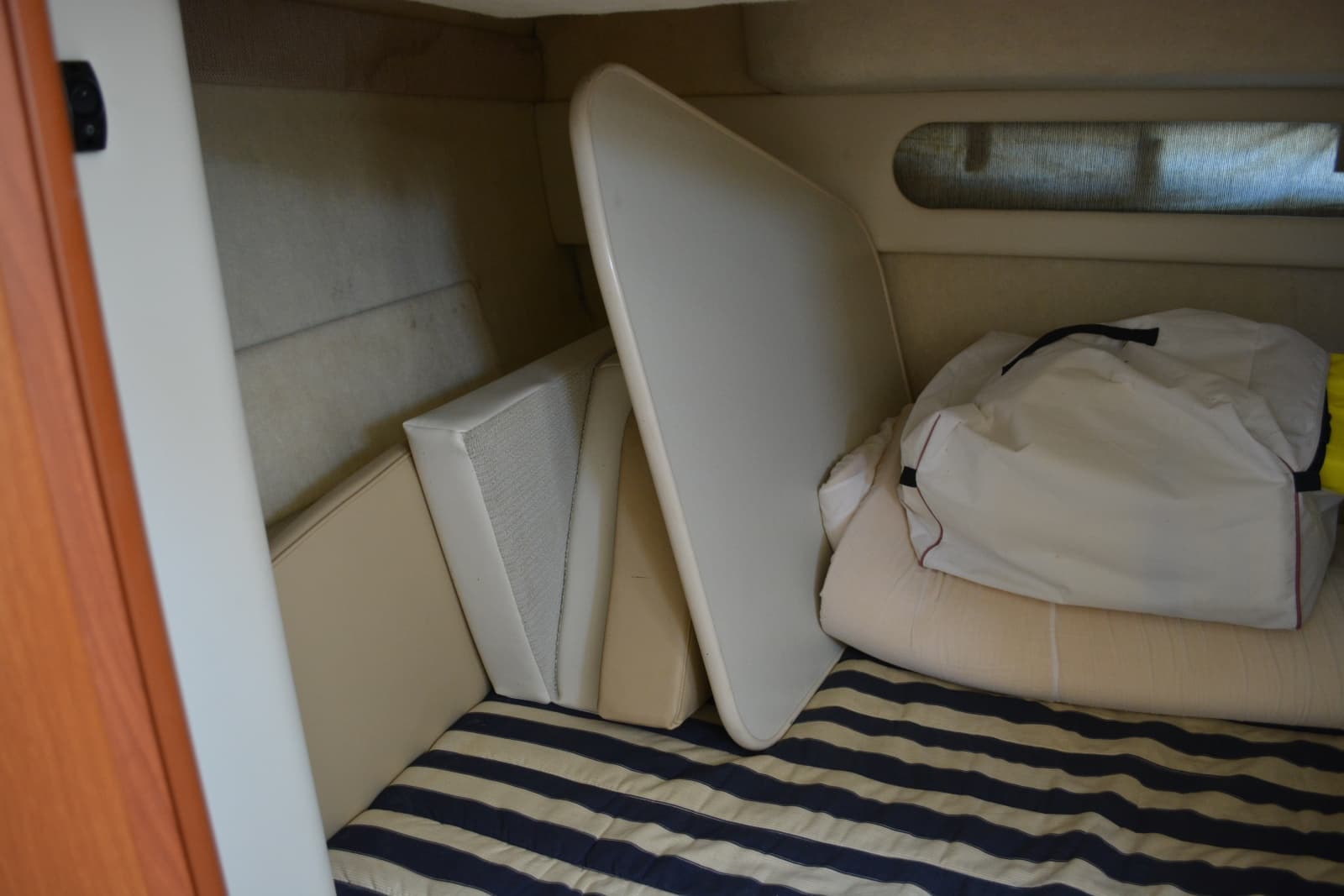 2004 Bayliner 305