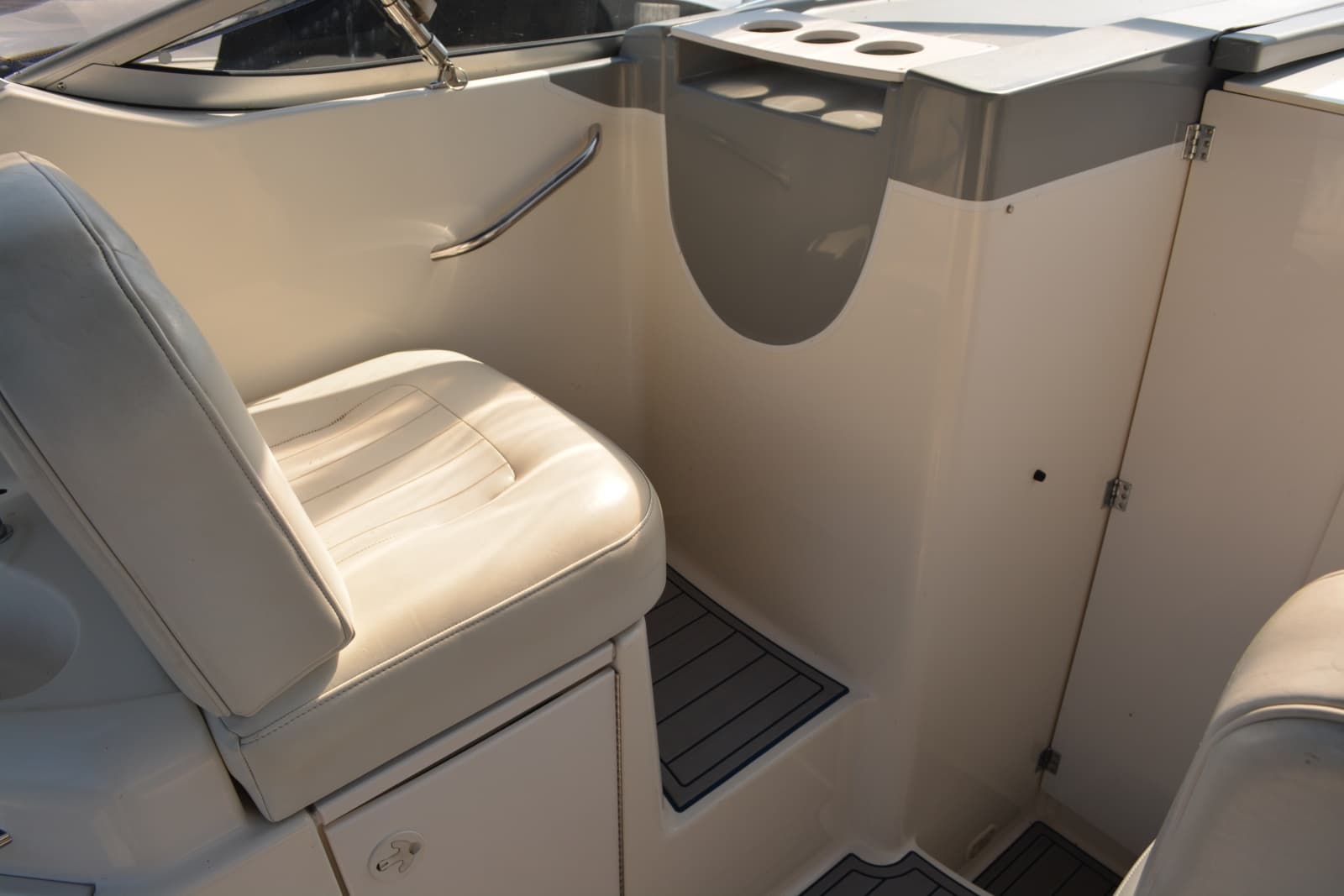 2004 Bayliner 305