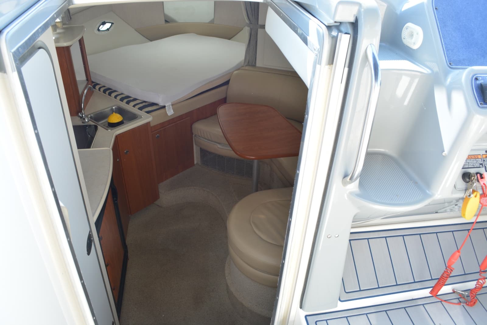 2004 Bayliner 305