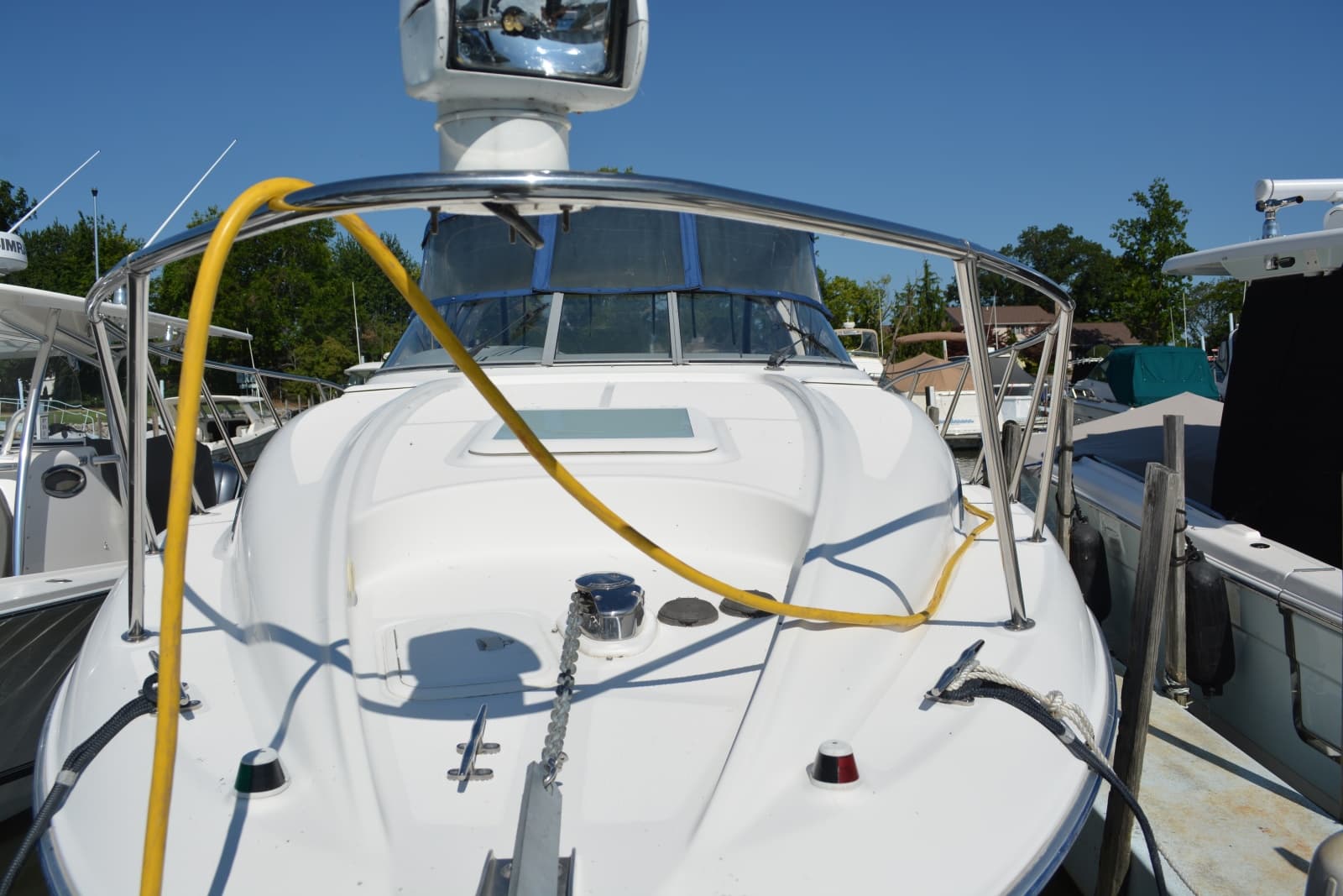 2004 Bayliner 305