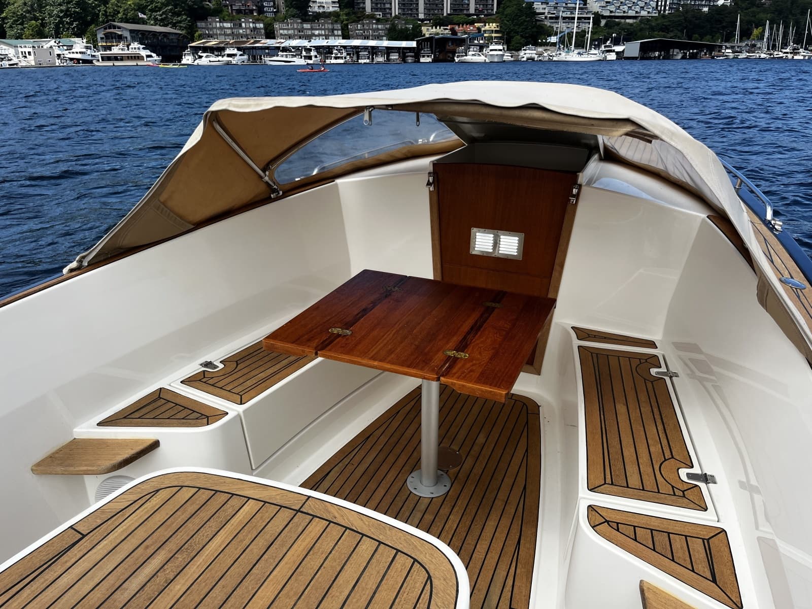 2013 AdmiralsTender C28
