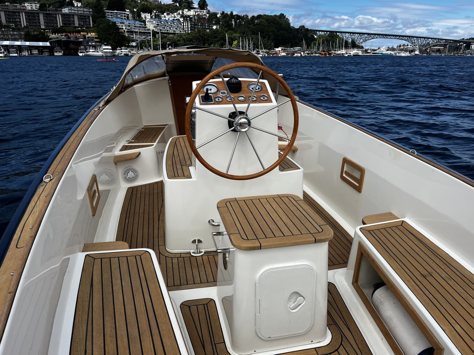 2013 AdmiralsTender C28