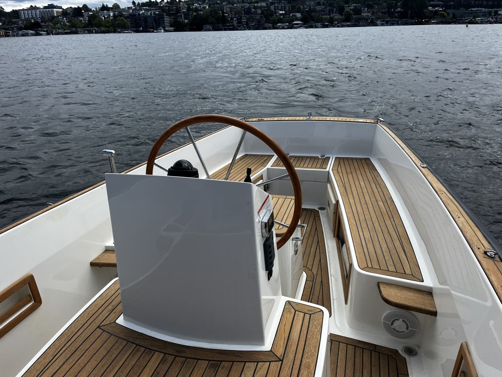 2013 AdmiralsTender C28