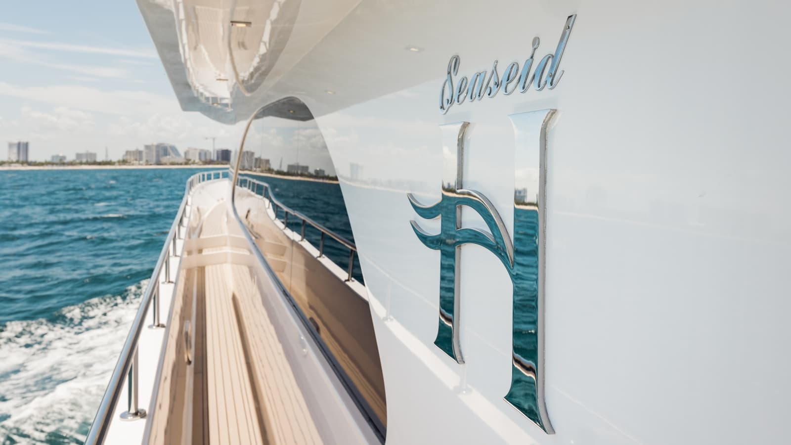 Walkaround Side Deck