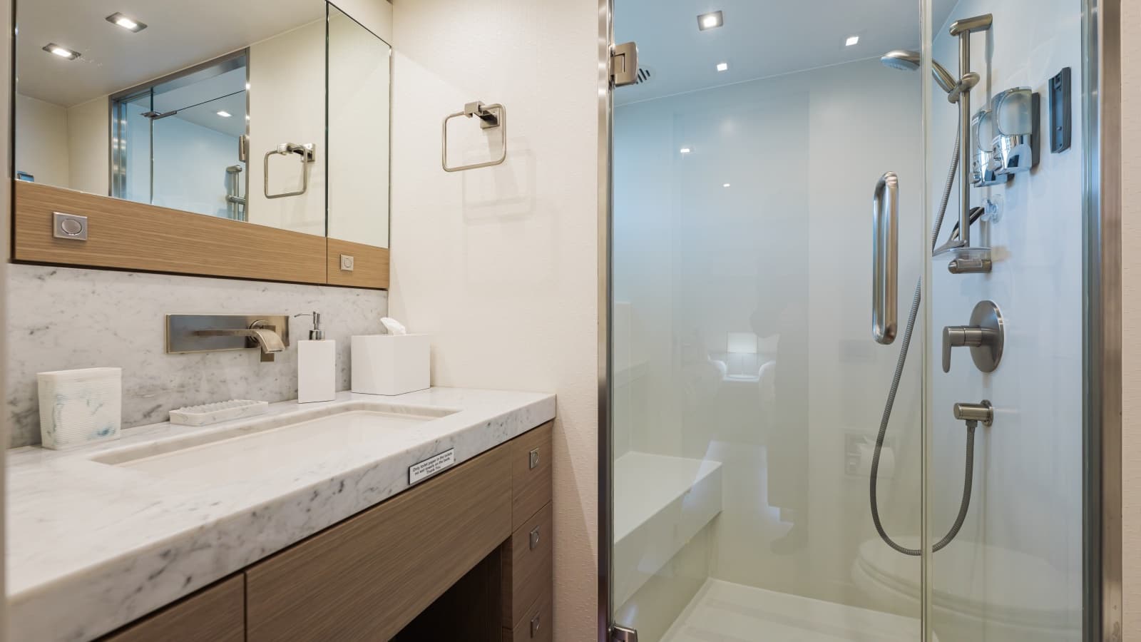 Port Side Cabin Head