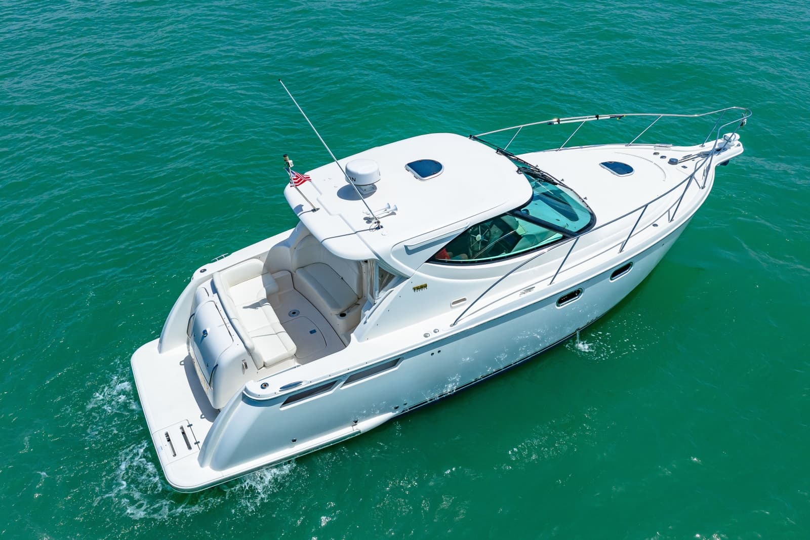 2011 Tiara Yachts 3500 Sovran LE