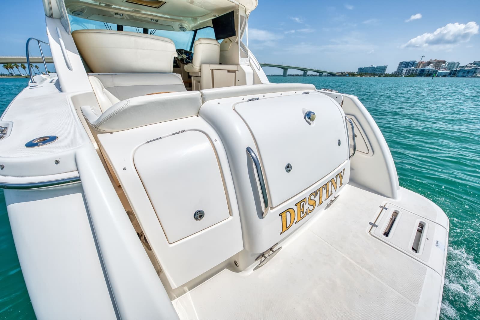 2011 Tiara Yachts 3500 Sovran LE