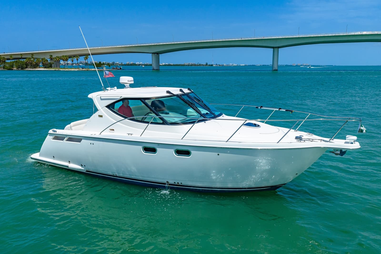 2011 Tiara Yachts 3500 Sovran LE