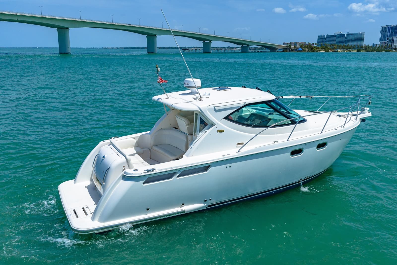 2011 Tiara Yachts 3500 Sovran LE