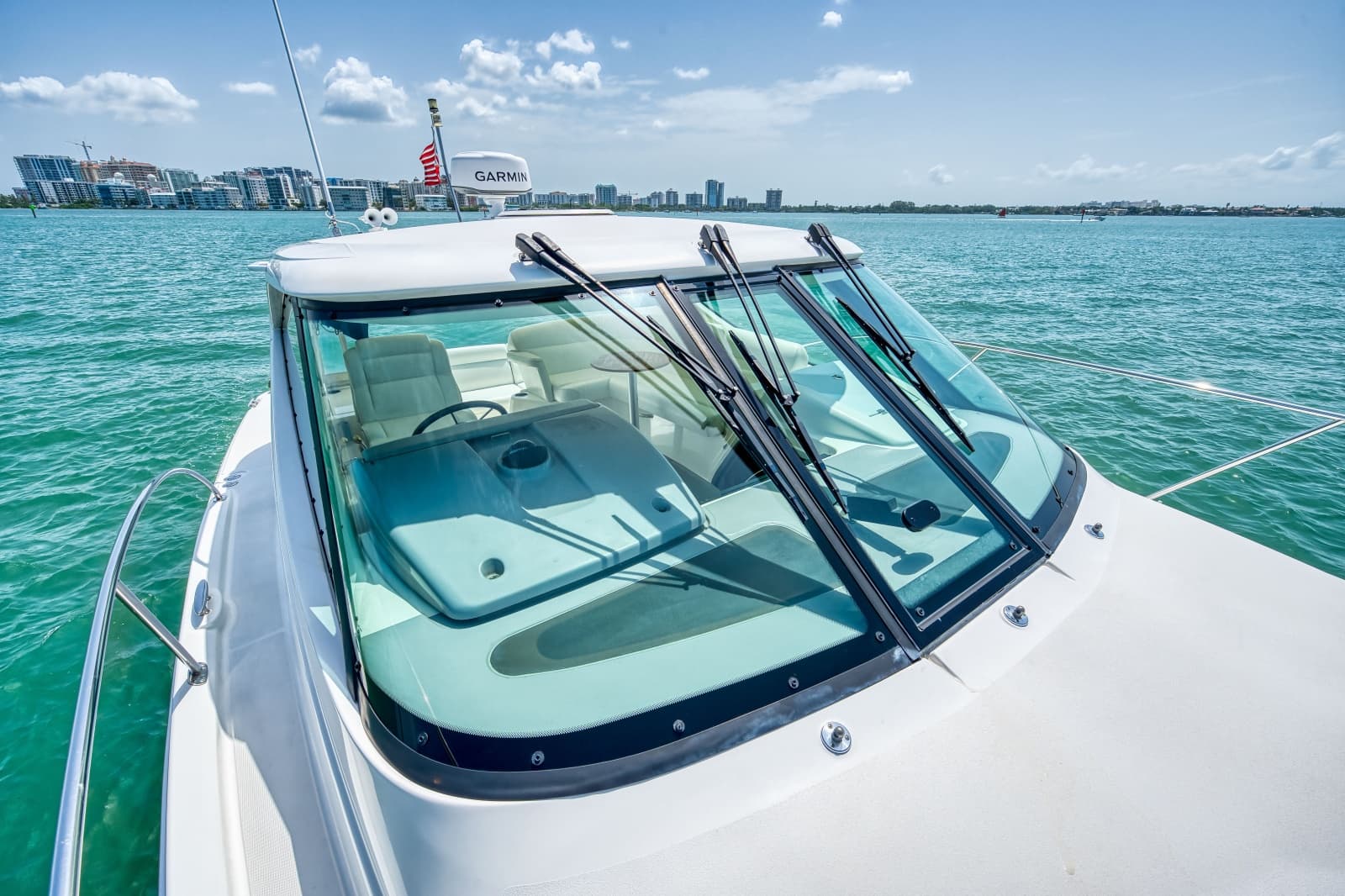 2011 Tiara Yachts 3500 Sovran LE