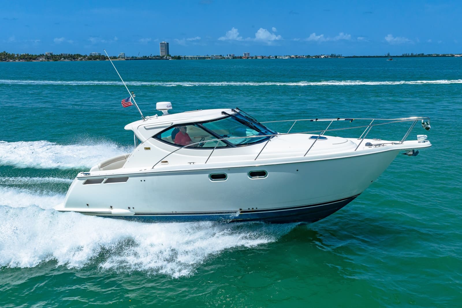 2011 Tiara Yachts 3500 Sovran LE