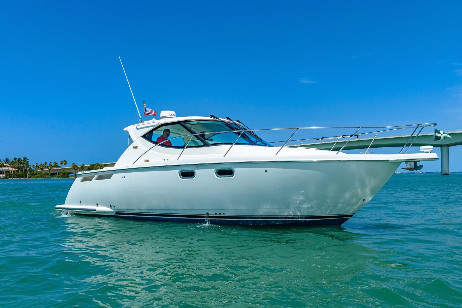 2011 Tiara Yachts 3500 Sovran LE