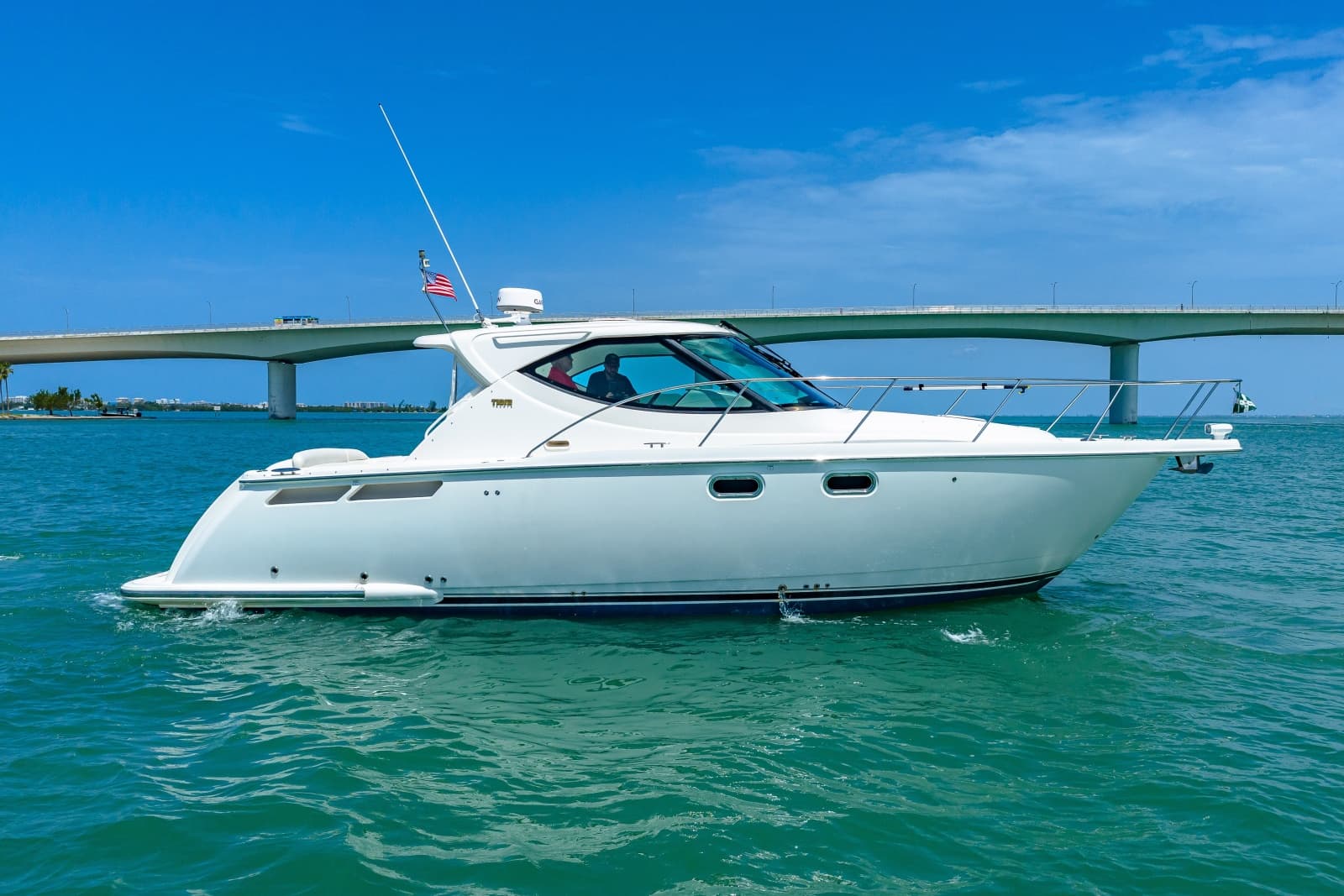 2011 Tiara Yachts 3500 Sovran LE