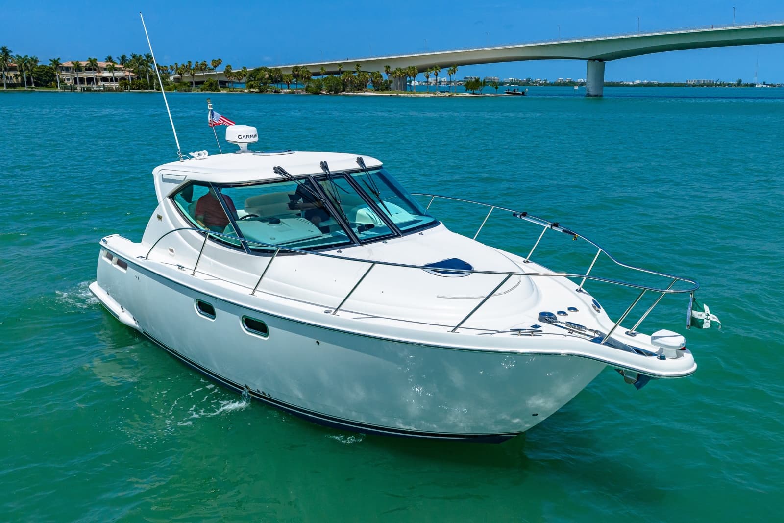 2011 Tiara Yachts 3500 Sovran LE