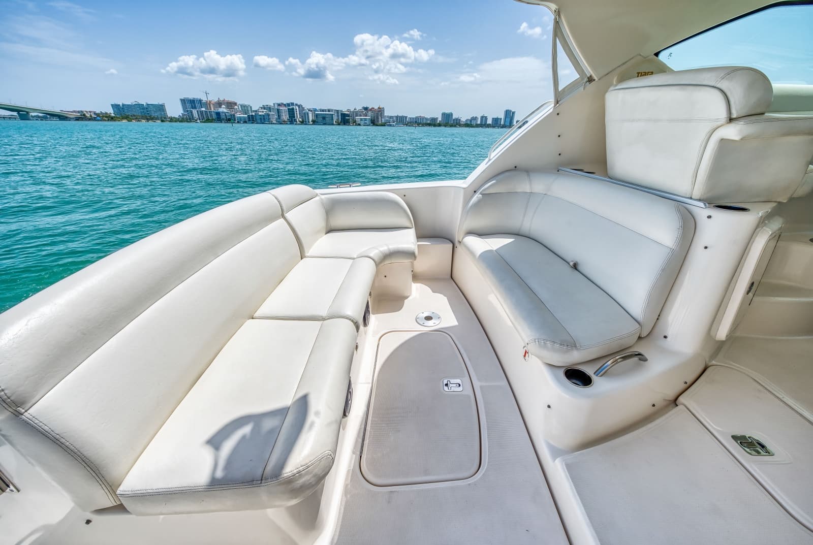 2011 Tiara Yachts 3500 Sovran LE
